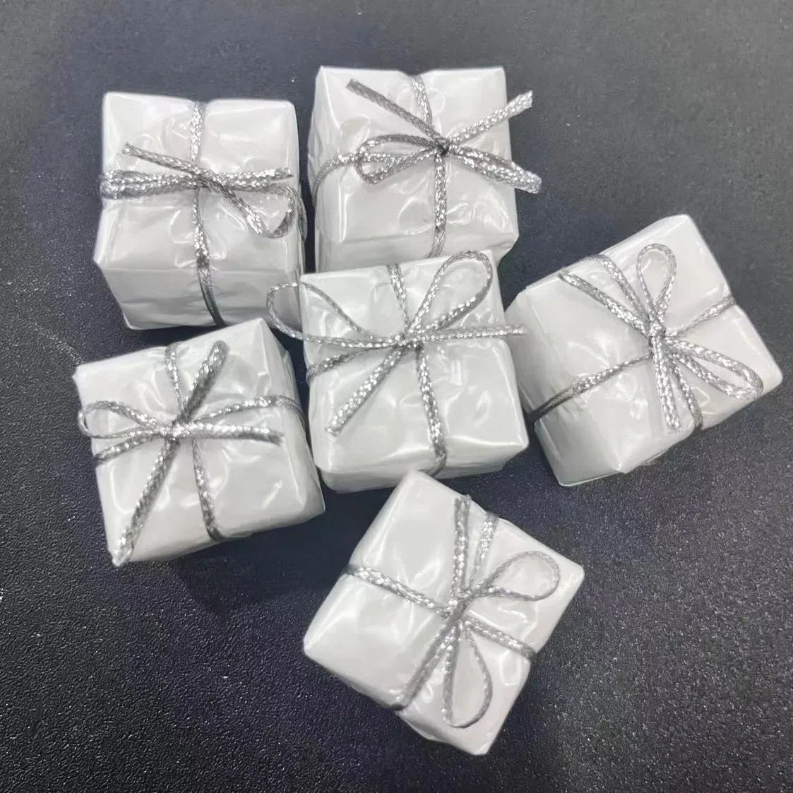 12pcs Mini Gift Boxes Christmas Tree Pendant & Drop Ornaments Colorful Square Foam Box Ornaments New Year Party Decors Wholesale - Fiesta Vellore12pcs Mini Gift Boxes Christmas Tree Pendant & Drop Ornaments Colorful Square Foam Box Ornaments New Year Party Decors WholesaleFiesta VelloreFiesta Vellore175214583;20251225;1766621746cOWAk4cmS3b0ecbf42285411283526132b4716102J